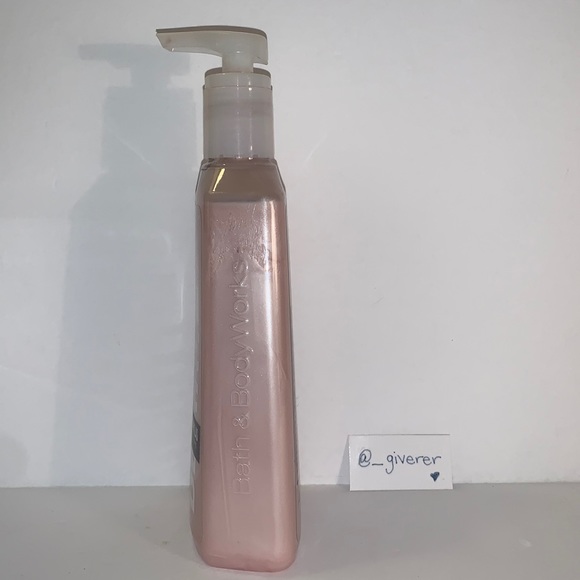 Summer Vanillas Berry Vanilla Moisturizing Anti-Bacterial Hand Soap - Picture 2 of 7